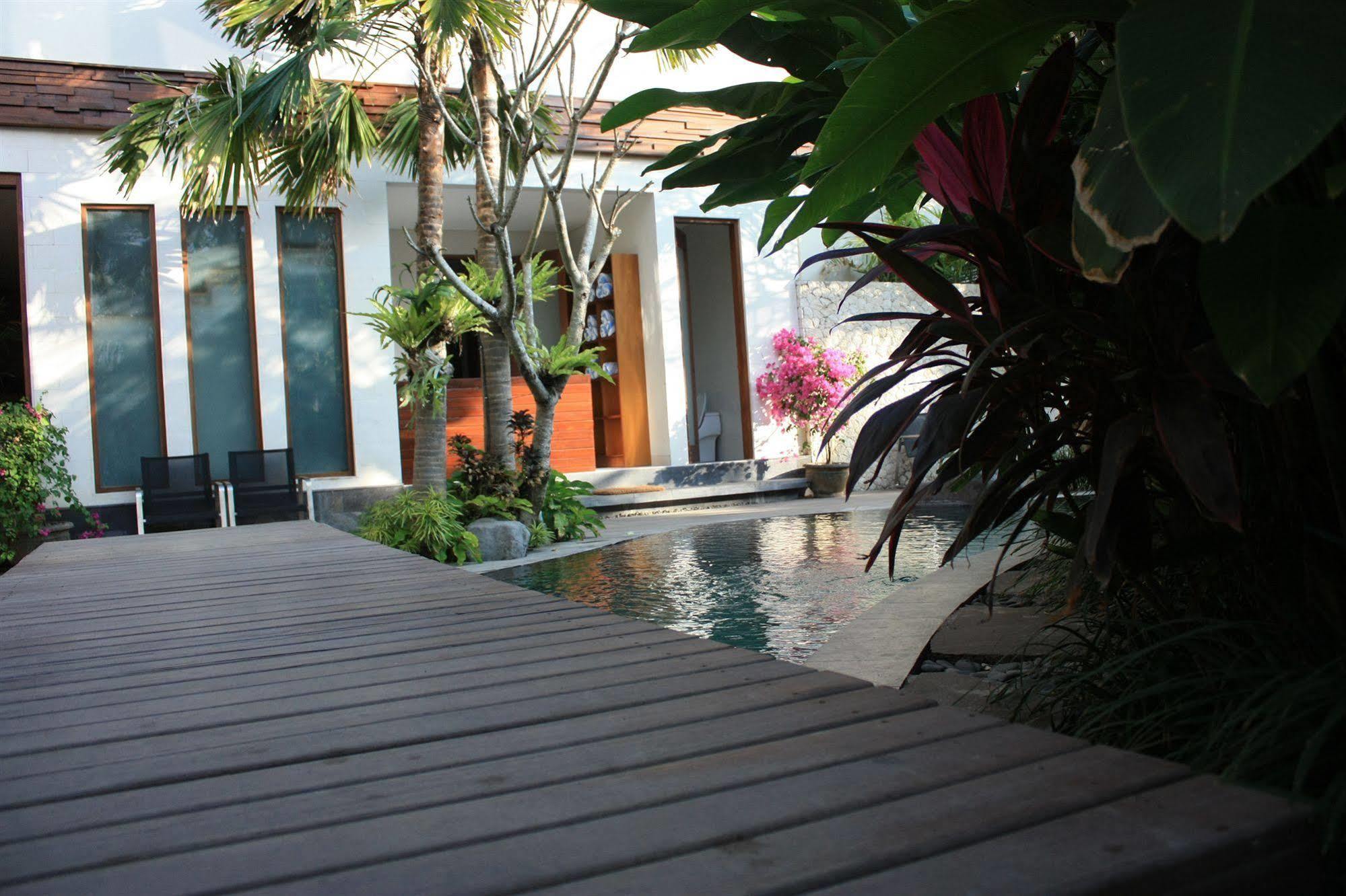 The Dipan Resort, Villas And Spa Seminyak Esterno foto