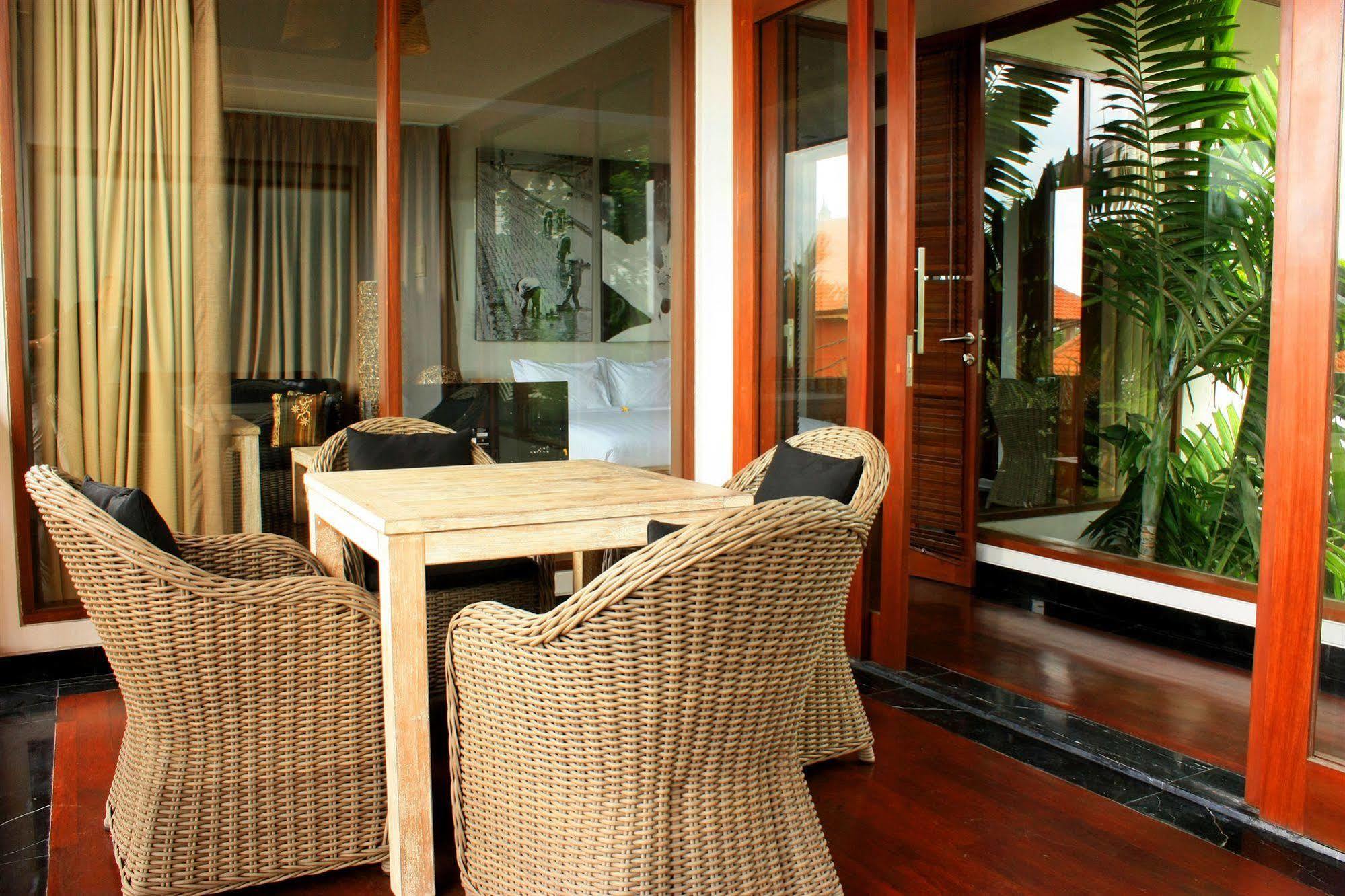 The Dipan Resort, Villas And Spa Seminyak Esterno foto